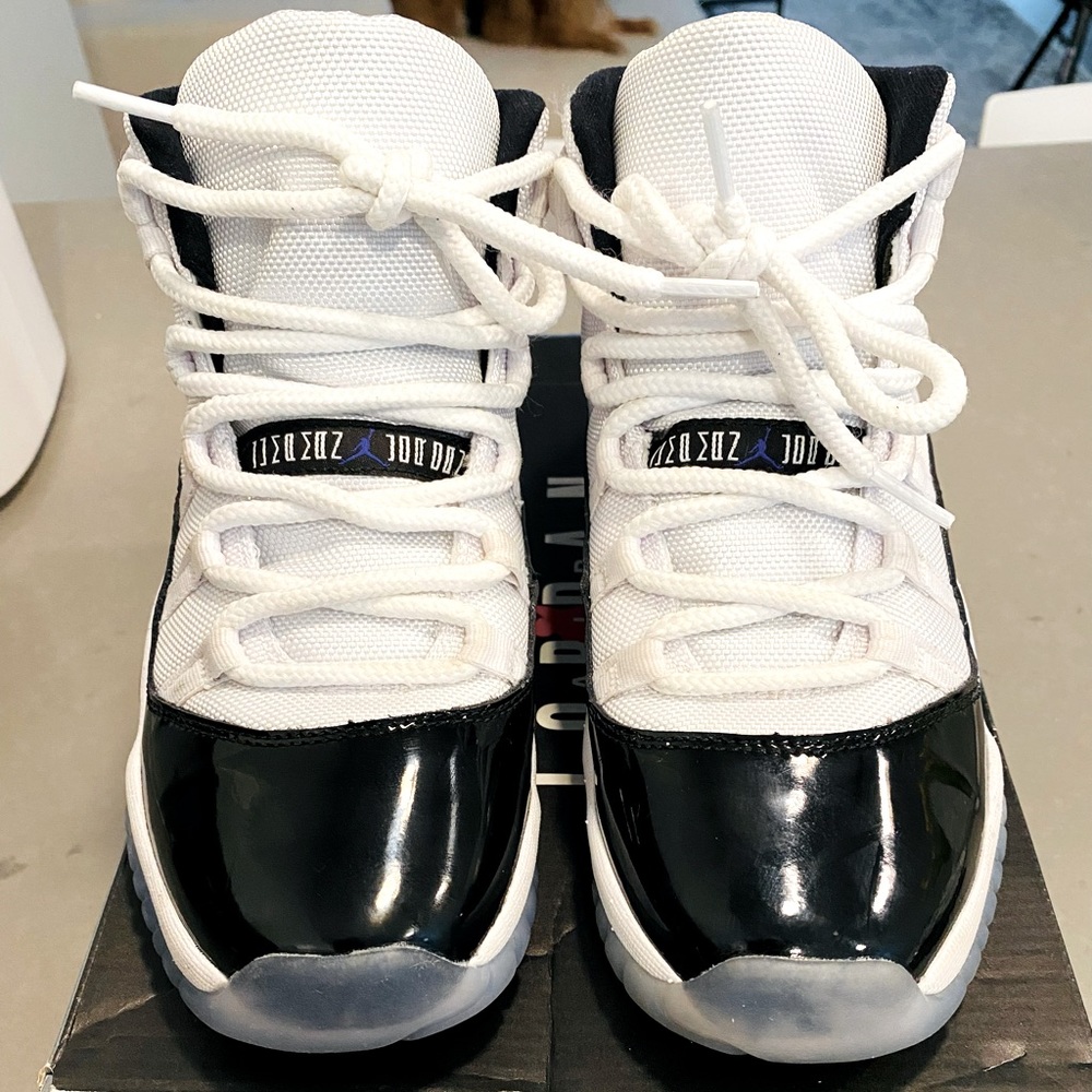 Air Jordan 11 Retro Concord 2018 - White/Black Size 7Y (8 womens)